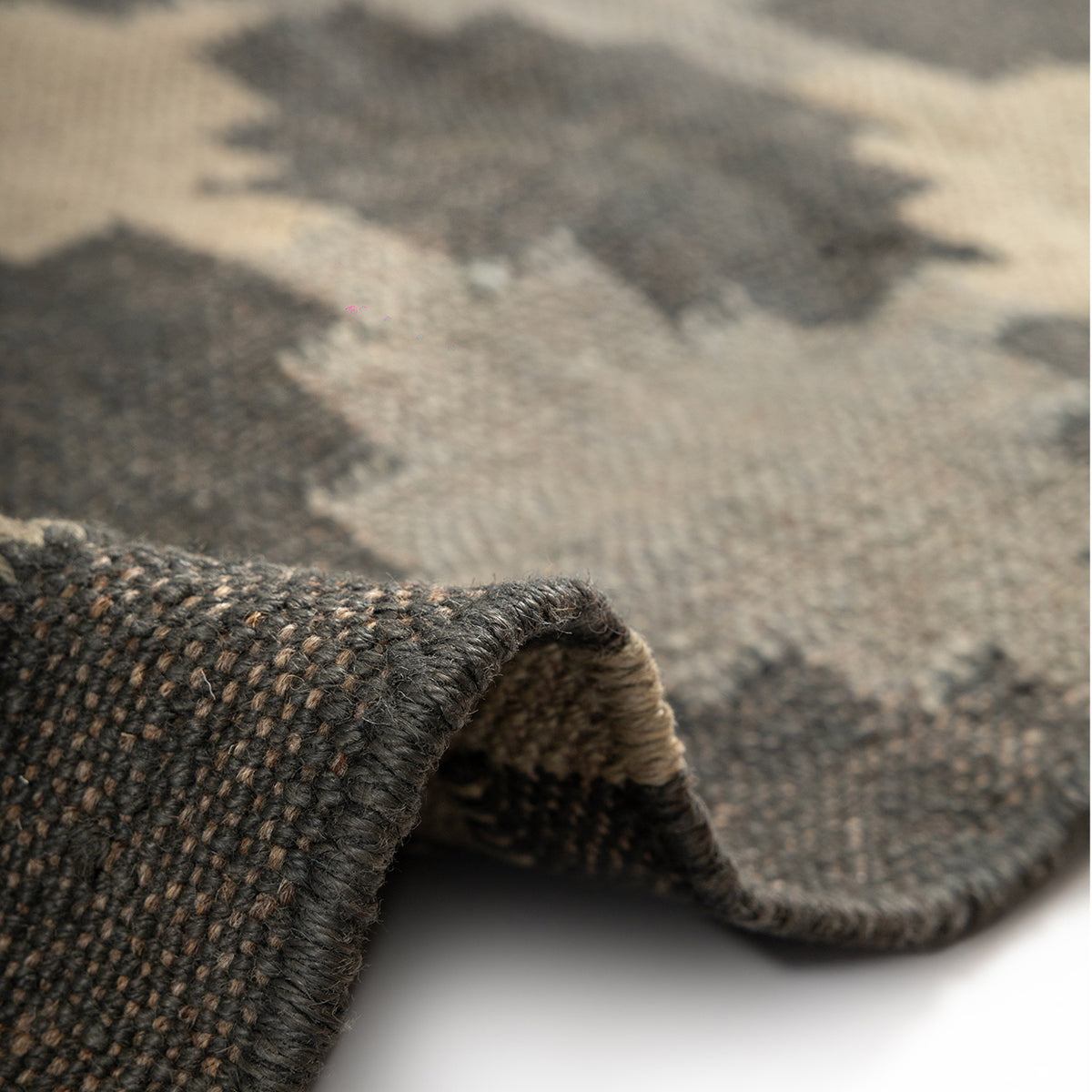 Handwoven Wool Kilim Rug (Duree/Duri), Geometric Pattern (Black & Grey, Small)