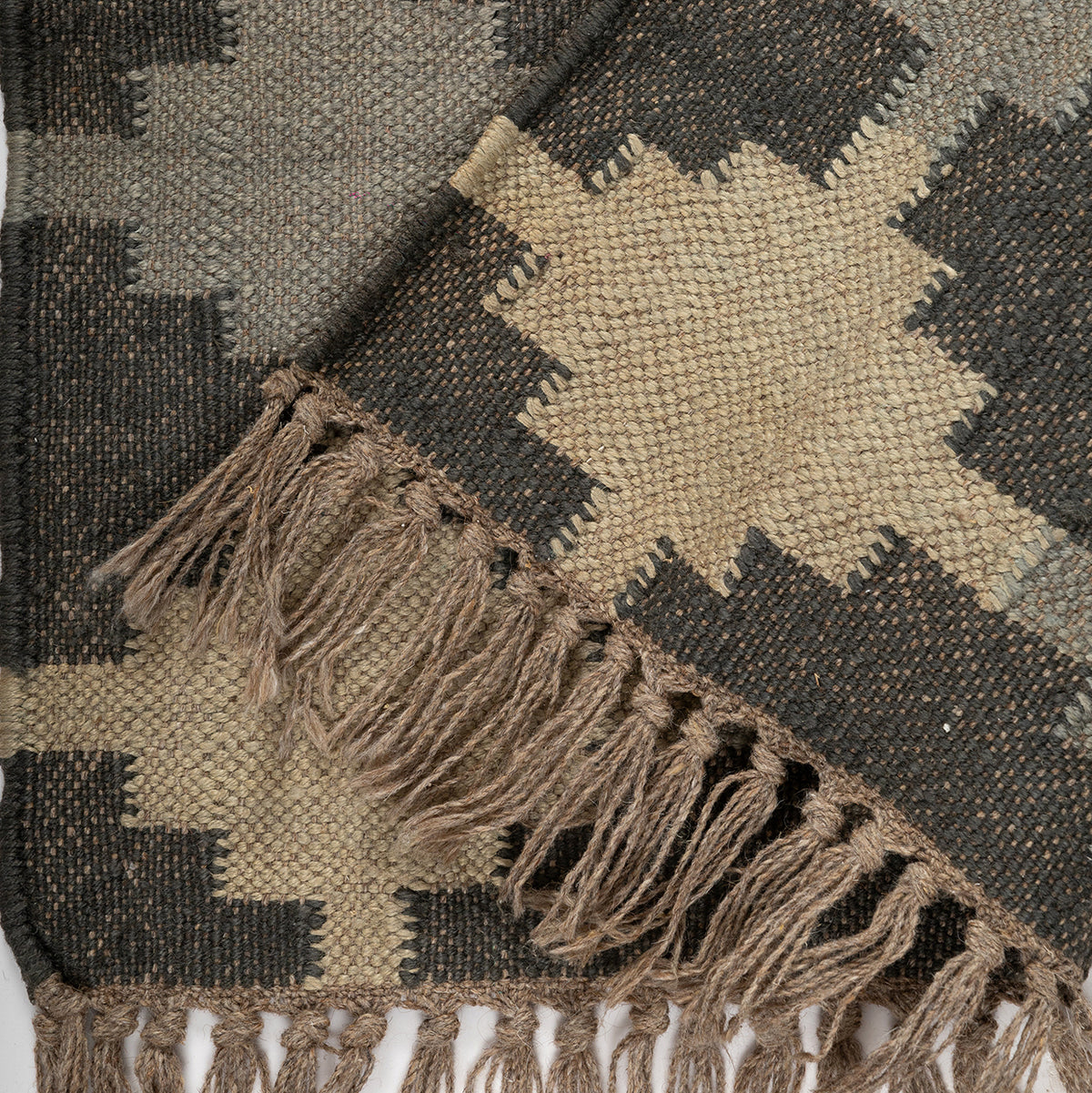 Handwoven Wool Kilim Rug (Duree/Duri), Geometric Pattern (Black & Grey, Small)
